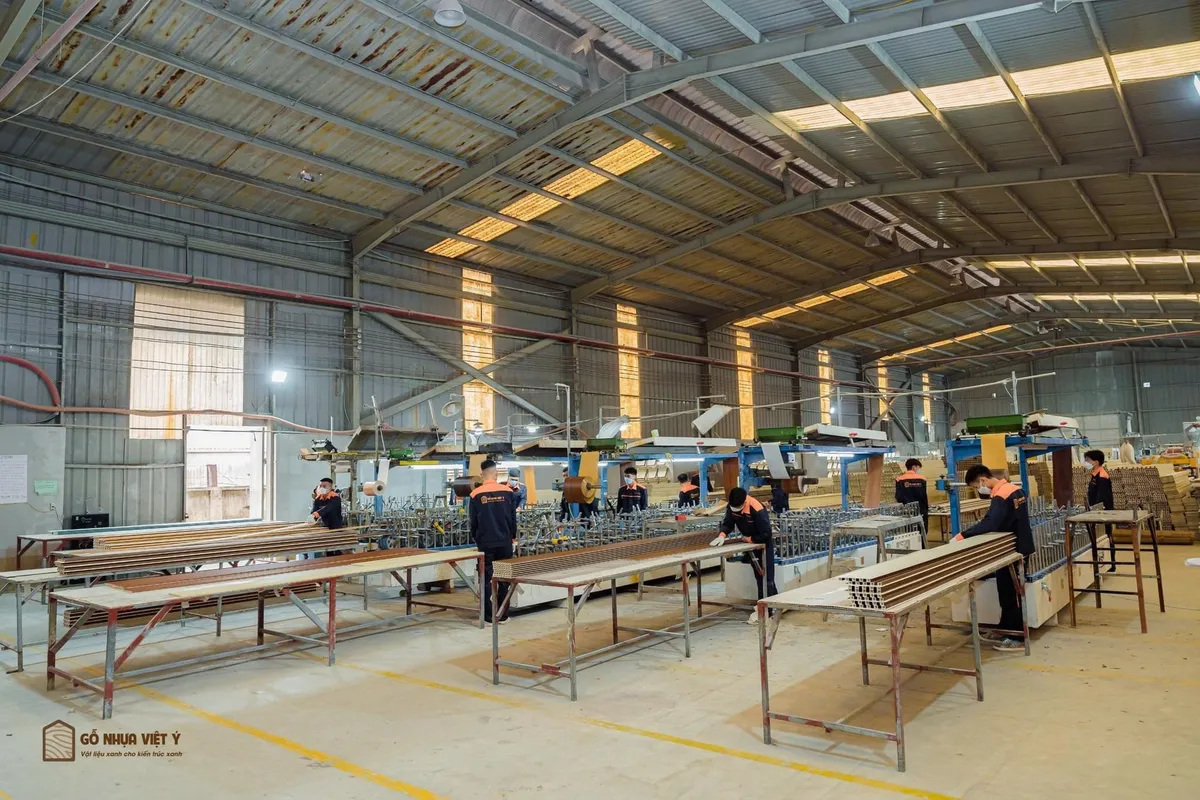 Gỗ nhựa Viwood - ứng dụng c&ocirc;ng nghệ Italy, khẳng định thương hiệu Việt - Ảnh 2.