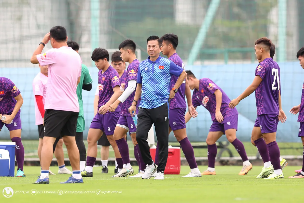 Đội tuyển U23 Việt Nam hào hứng bước vào buổi tập đầu tiên, chuẩn bị cho đấu trường châu Á - Ảnh 1. Đội tuyển U23 Việt Nam hào hứng bước vào buổi tập đầu tiên, chuẩn bị cho đấu trường châu Á - Ảnh 1.