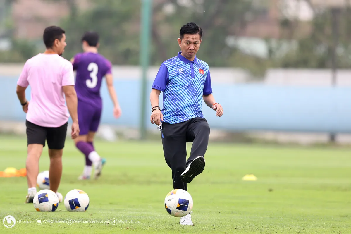 Đội tuyển U23 Việt Nam hào hứng bước vào buổi tập đầu tiên, chuẩn bị cho đấu trường châu Á - Ảnh 3. Đội tuyển U23 Việt Nam hào hứng bước vào buổi tập đầu tiên, chuẩn bị cho đấu trường châu Á - Ảnh 3.