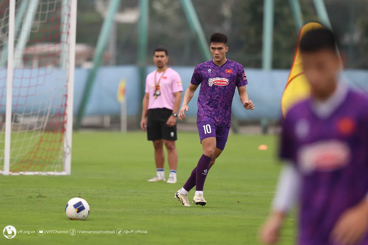 U23 Việt Nam đặt mục tiêu tiến xa tại VCK U23 châu Á 2024 - Ảnh 7. U23 Việt Nam đặt mục tiêu tiến xa tại VCK U23 châu Á 2024 - Ảnh 7.