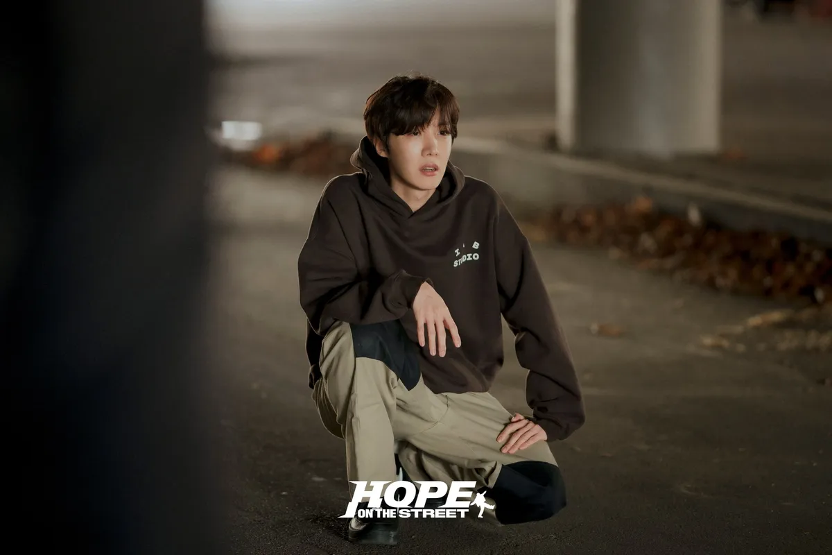 J Hope phá kỷ lục của chính mình với album “Hope on the Street Vol 1” - Ảnh 1.