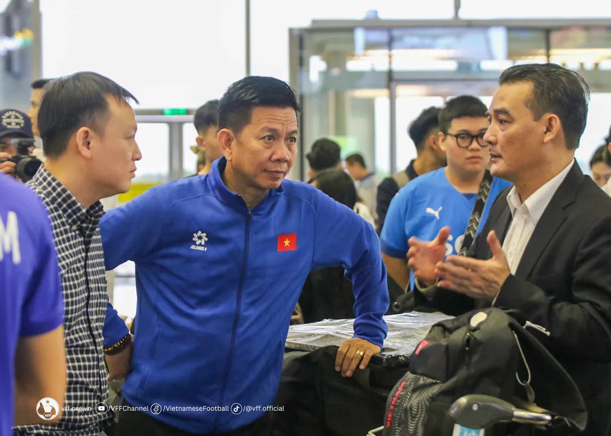 U23 Việt Nam lên đường sang Qatar, sẵn sàng cho U23 châu Á 2024 - Ảnh 1. U23 Việt Nam lên đường sang Qatar, sẵn sàng cho U23 châu Á 2024 - Ảnh 1.