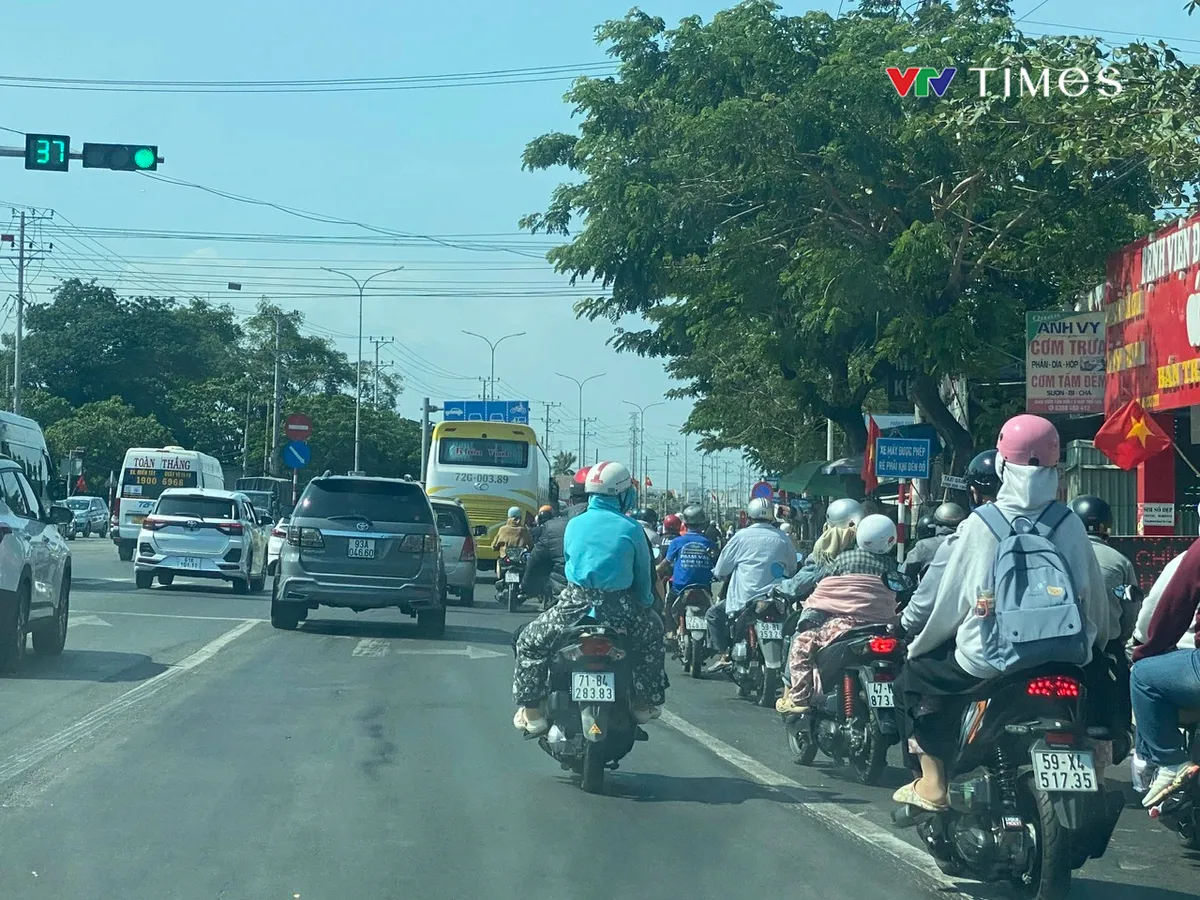 Các phương tiện di chuyển ổn định qua QL51 trong ngày cuối kỳ nghỉ lễ - Ảnh 1.