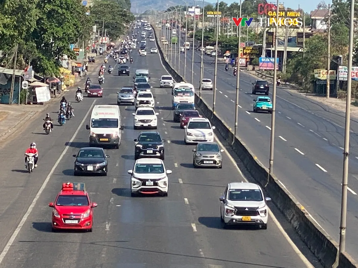 Các phương tiện di chuyển ổn định qua QL51 trong ngày cuối kỳ nghỉ lễ - Ảnh 3.