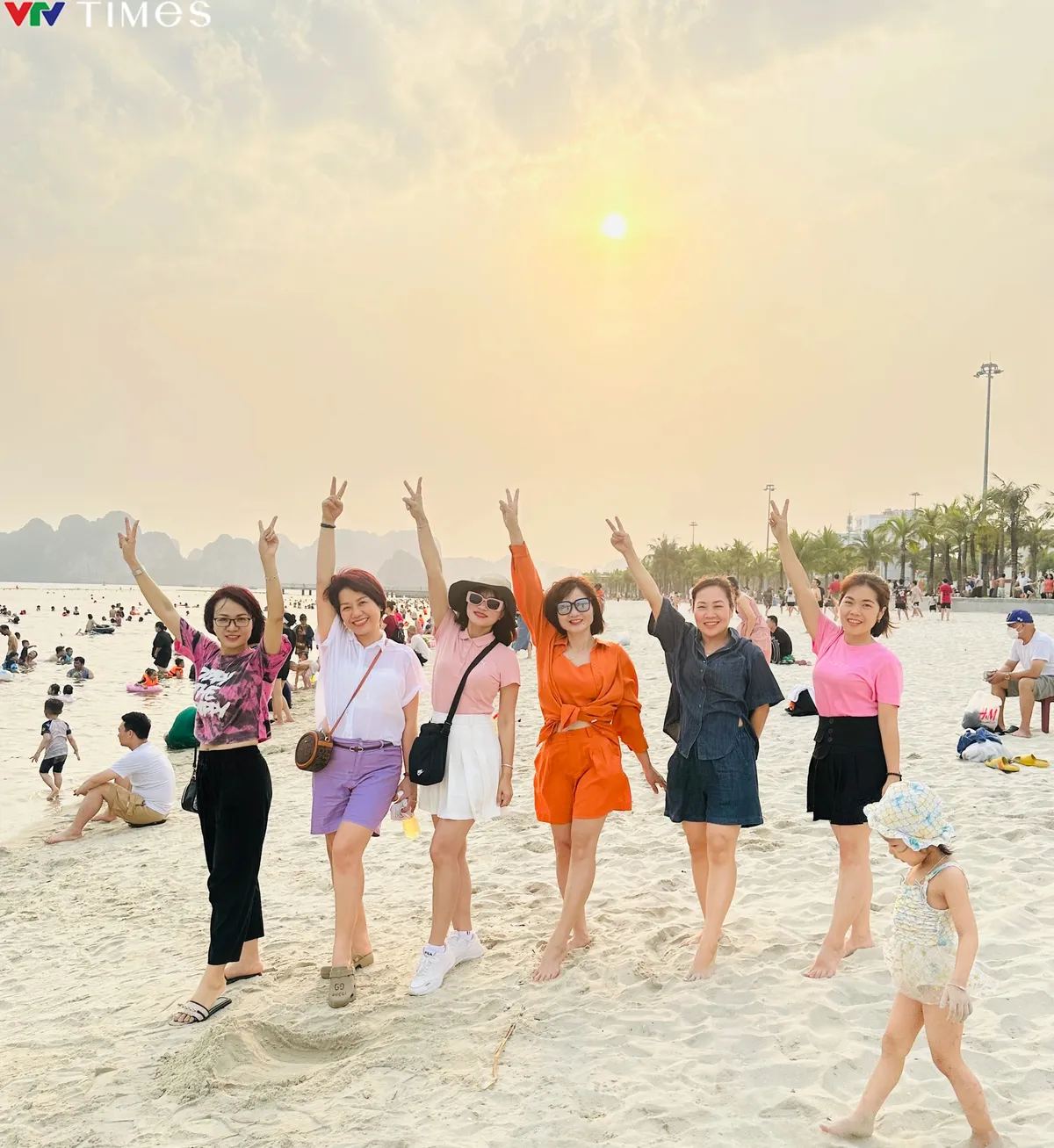 3 ngày nghỉ lễ. Quảng Ninh đón gần 670.000 lượt khách - Ảnh 2.