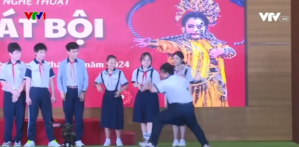 Đưa văn h&oacute;a truyền thống đến với trường học - Ảnh 1.