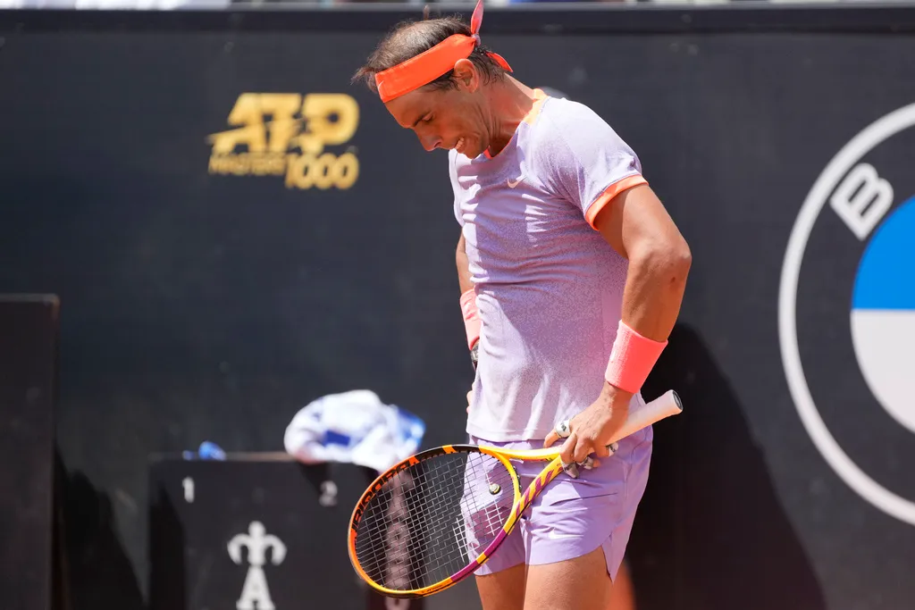 Giải quần vợt Italia mở rộng: Iga Swiatek tiếp tục giành chiến thắng, Rafael Nadal dừng bước tại vòng 2 - Ảnh 2. Giải quần vợt Italia mở rộng: Iga Swiatek tiếp tục giành chiến thắng, Rafael Nadal dừng bước tại vòng 2 - Ảnh 2.