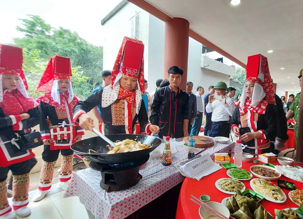 Khai mạc Ngày hội Kiêng gió năm 2024 - Ảnh 3.