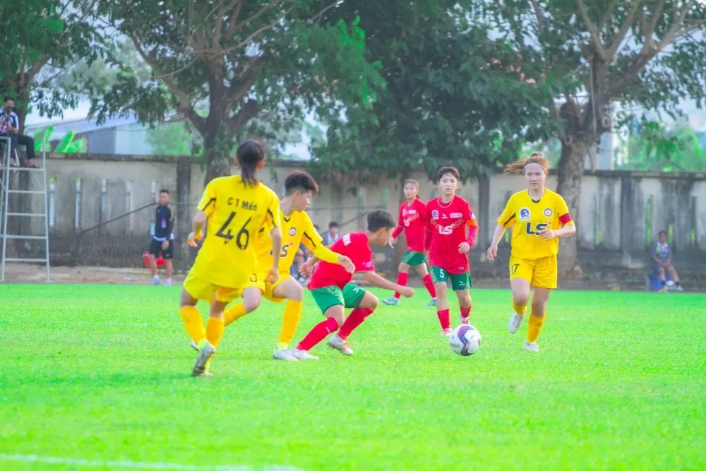 Lượt 3 giải Bóng đá nữ VĐQG – cúp Thái Sơn Bắc 2024: TP.HCM I đánh bại Thái Nguyên T&T - Ảnh 1.