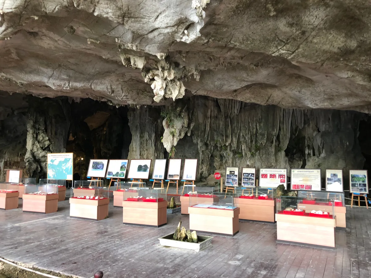 Hang Ti&ecirc;n &Ocirc;ng - Chứng t&iacute;ch của những gi&aacute; trị văn h&oacute;a cổ giữa l&ograve;ng Di sản - Ảnh 3.