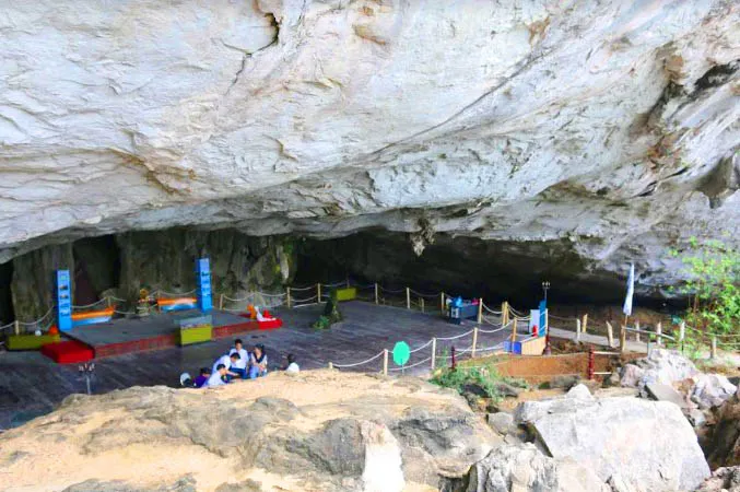 Hang Ti&ecirc;n &Ocirc;ng - Chứng t&iacute;ch của những gi&aacute; trị văn h&oacute;a cổ giữa l&ograve;ng Di sản - Ảnh 1.