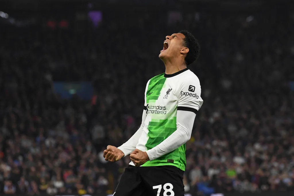 Liverpool chia điểm kịch tính với Aston Villa tại vòng 37 Ngoại hạng Anh - Ảnh 1. Liverpool chia điểm kịch tính với Aston Villa tại vòng 37 Ngoại hạng Anh - Ảnh 1.