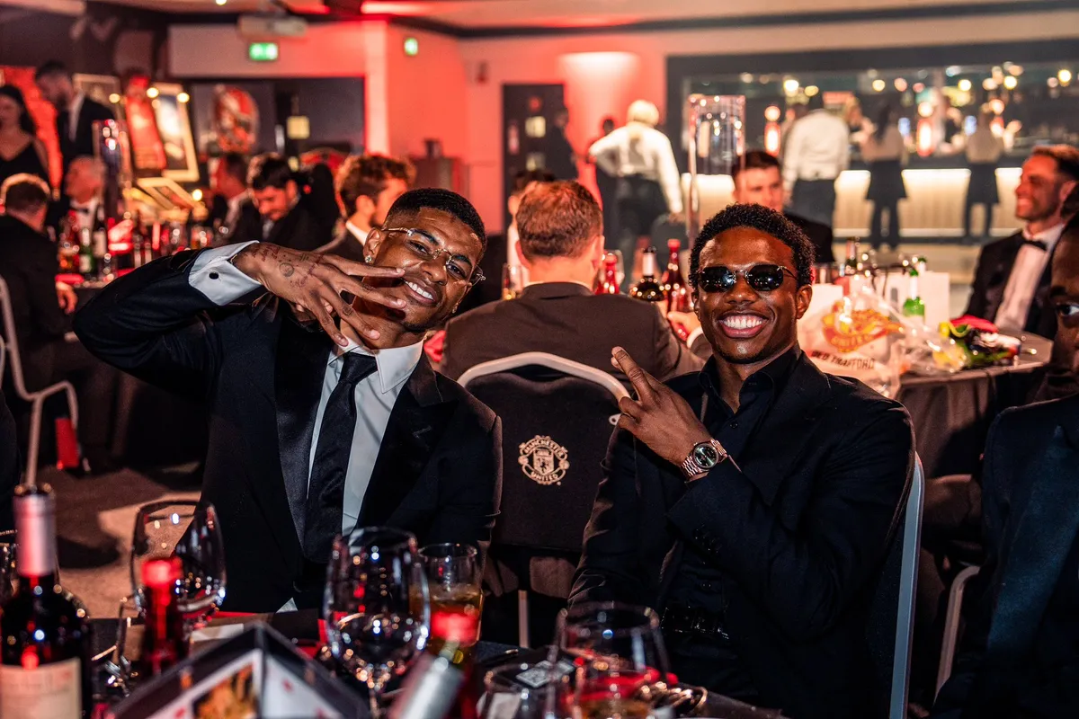 Manchester United hủy lễ vinh danh cầu thủ cuối năm - Ảnh 2. Manchester United hủy lễ vinh danh cầu thủ cuối năm - Ảnh 2.