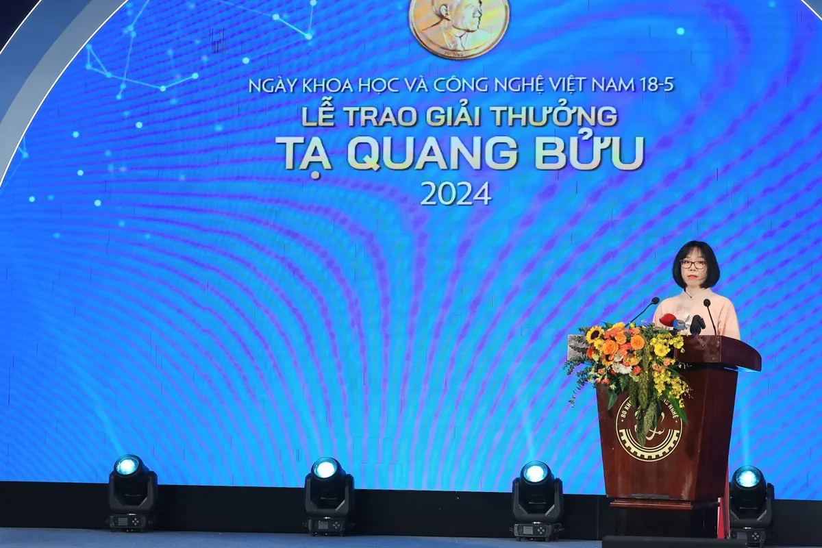 Trao Giải thưởng Tạ Quang Bửu năm 2024 cho 2 nhà khoa học ngành Vật lý và Môi trường - Ảnh 2.