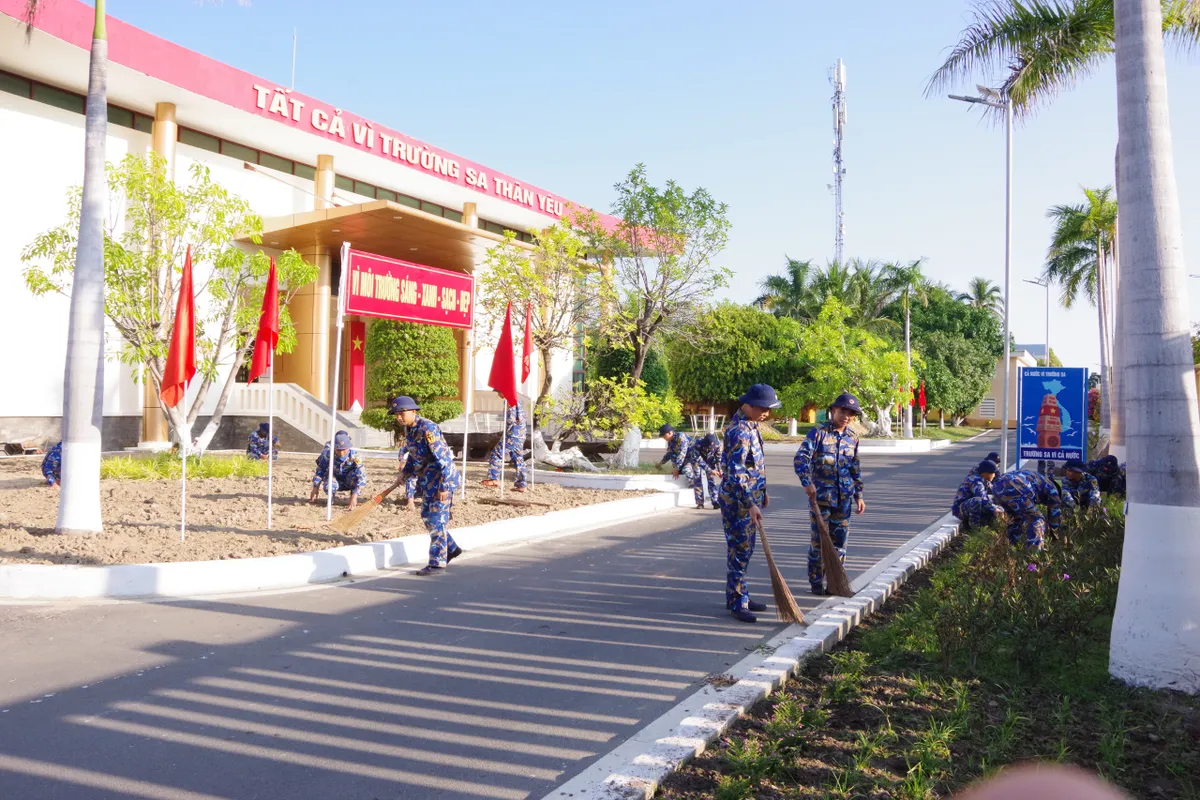 Sôi nổi hoạt động Ngày thứ 7 tình nguyện tại Đoàn Trường Sa. - Ảnh 3.