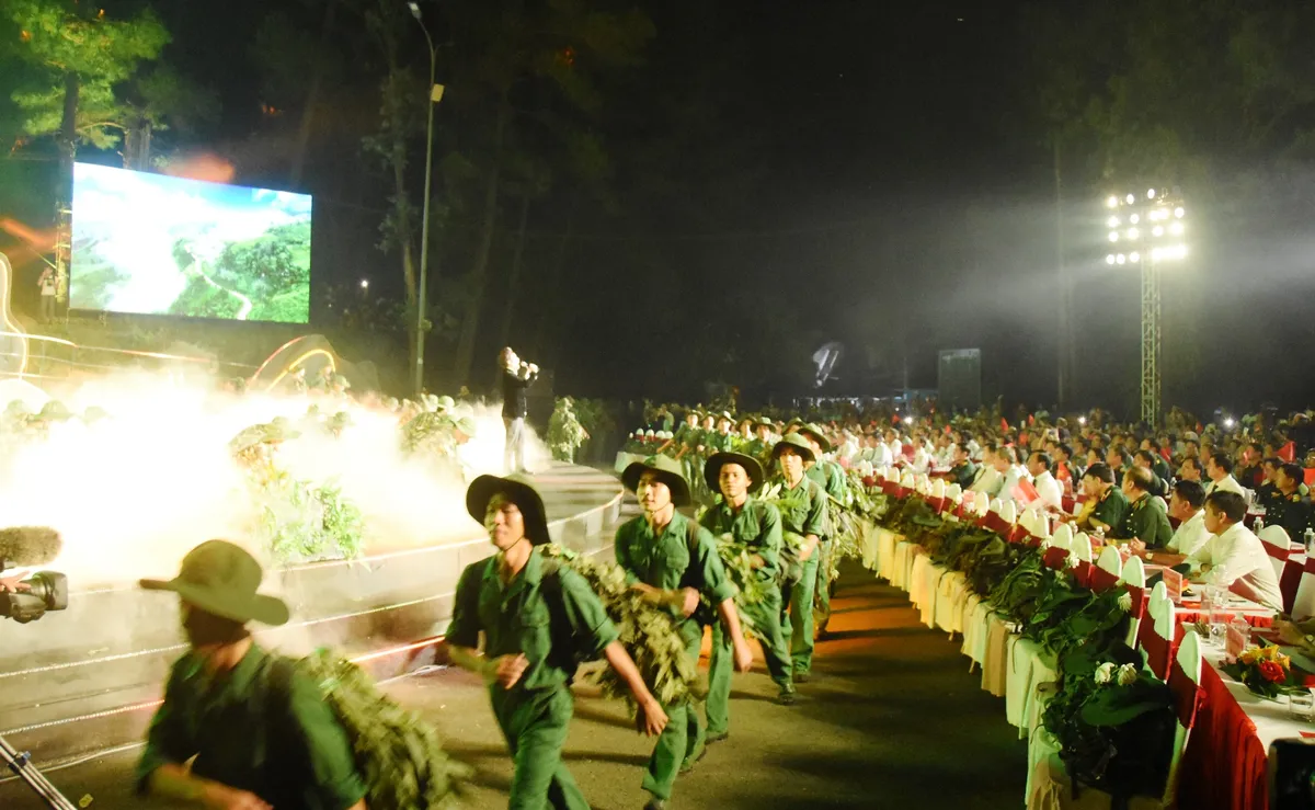 Trường Sơn - Ch&acirc;n trần ch&iacute; th&eacute;p: Kh&uacute;c tr&aacute;ng ca về con đường huyền thoại - Ảnh 2.