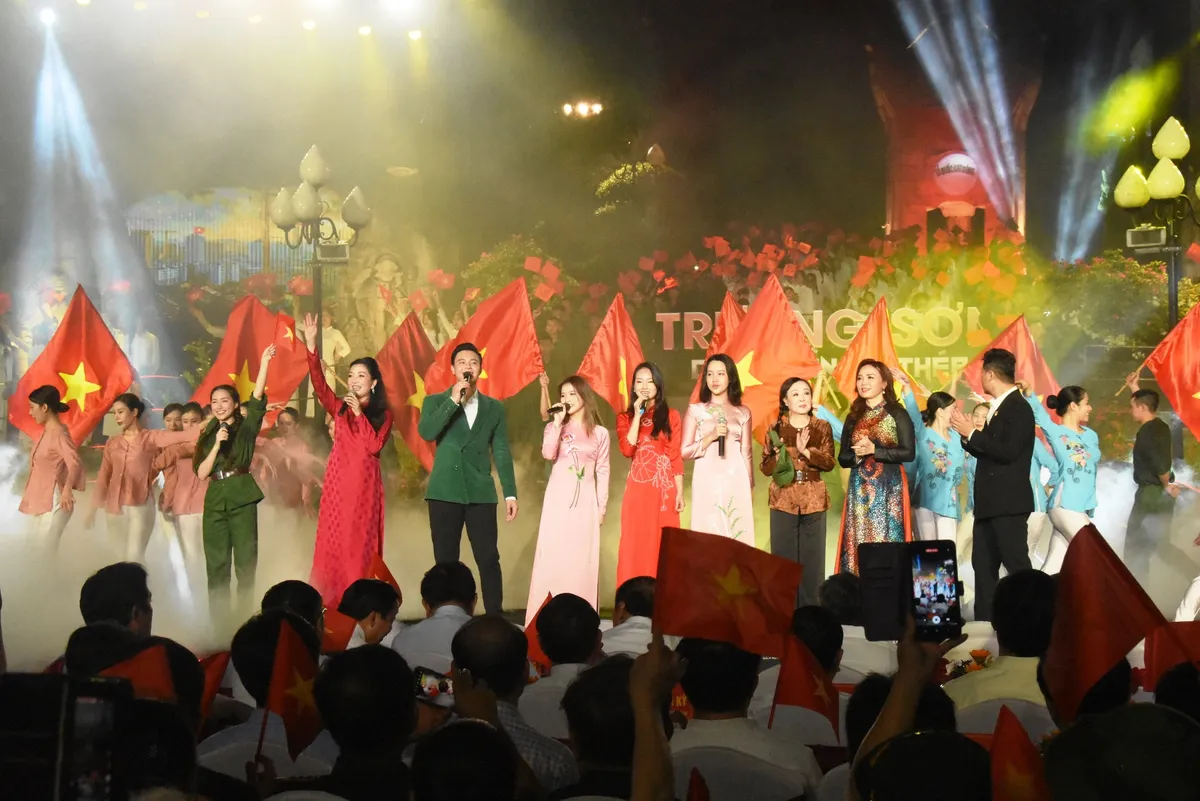 Trường Sơn - Ch&acirc;n trần ch&iacute; th&eacute;p: Kh&uacute;c tr&aacute;ng ca về con đường huyền thoại - Ảnh 7.