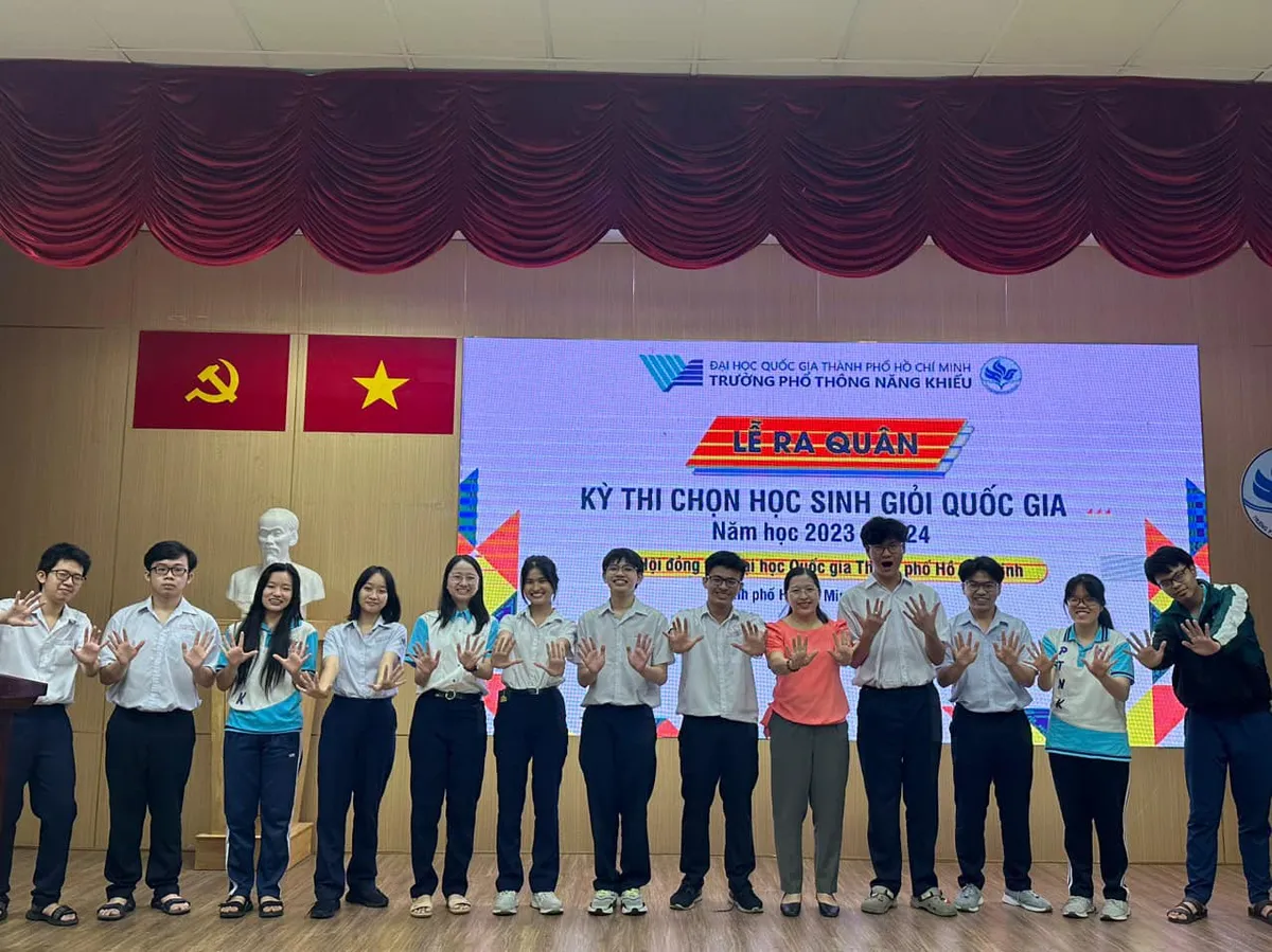 Trường Phổ thông Năng khiếu chính thức mở Cổng  thông tin đăng ký thi và xét tuyển vào lớp 10 - Ảnh 2.