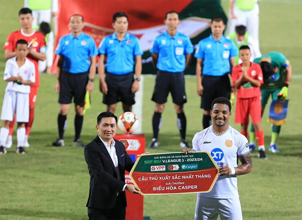 Hải Phòng FC nhận cú đúp giải thưởng tháng 4 Night Wolf V.League 1 – 2023/24 - Ảnh 2. Hải Phòng FC nhận cú đúp giải thưởng tháng 4 Night Wolf V.League 1 – 2023/24 - Ảnh 2.
