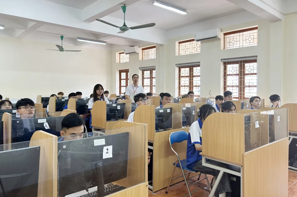 Bộ Gi&aacute;o dục v&agrave; Đ&agrave;o tạo cho ph&eacute;p Đại học Hạ Long mở th&ecirc;m nhiều ng&agrave;nh học mới - Ảnh 3.