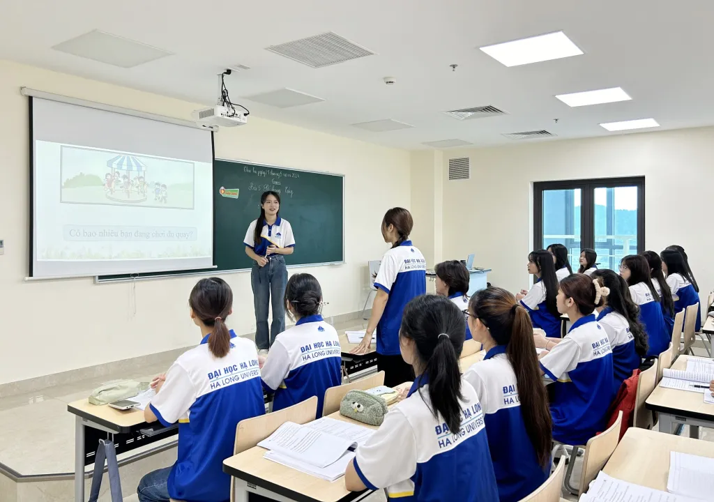 Bộ Gi&aacute;o dục v&agrave; Đ&agrave;o tạo cho ph&eacute;p Đại học Hạ Long mở th&ecirc;m nhiều ng&agrave;nh học mới - Ảnh 2.