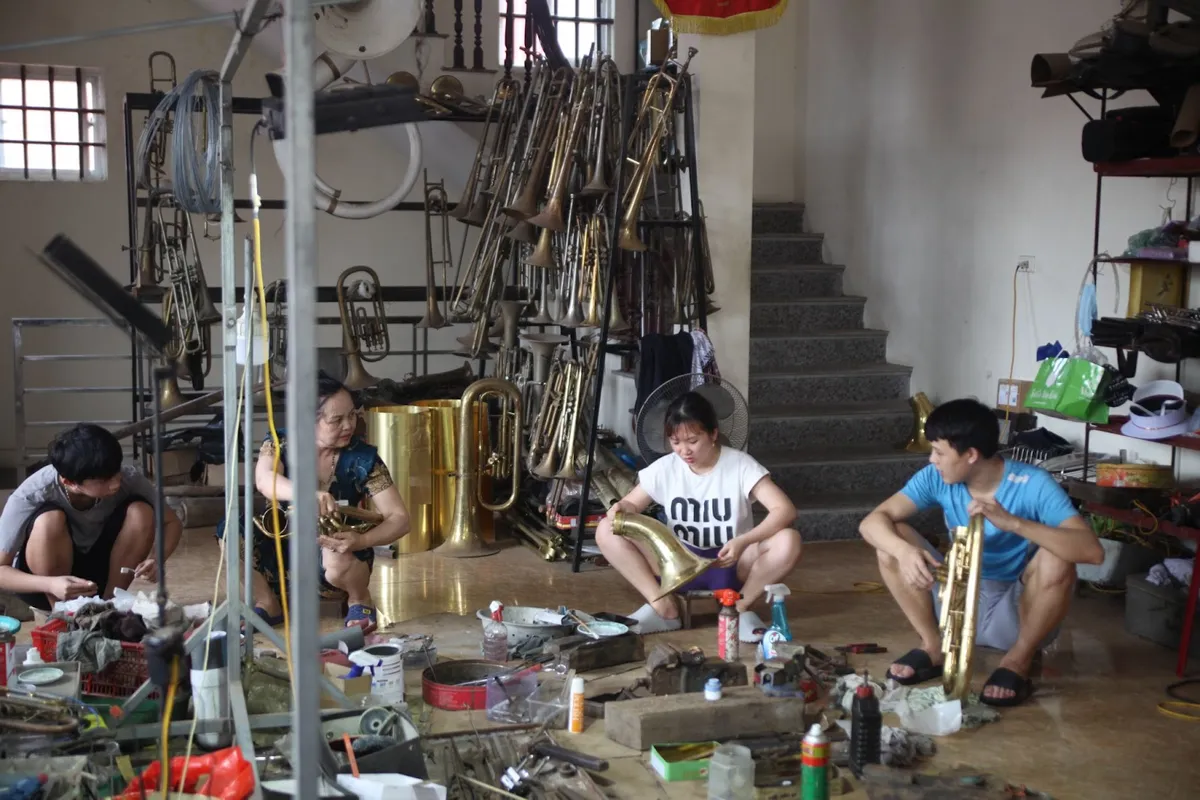 Những n&ocirc;ng d&acirc;n l&agrave;m... k&egrave;n T&acirc;y - Ảnh 10.