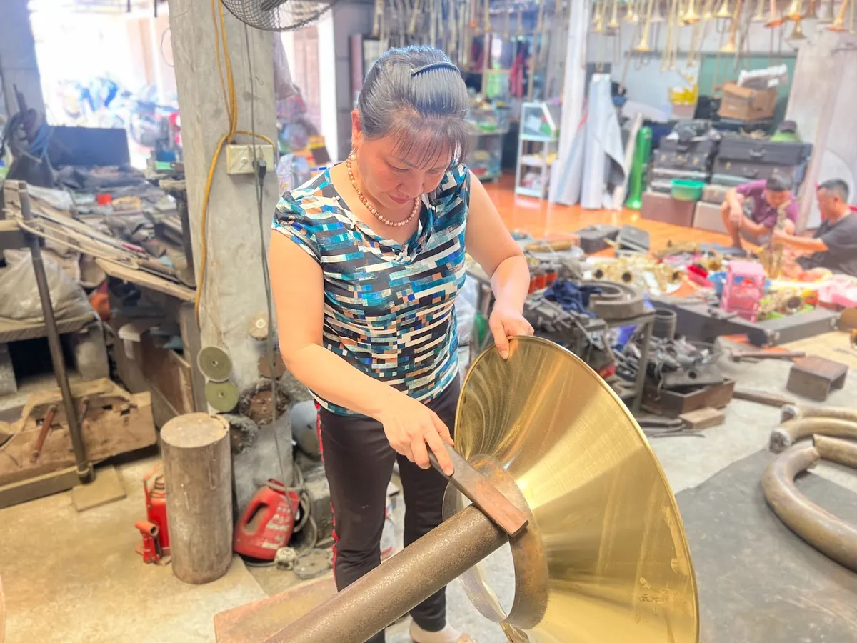 Những n&ocirc;ng d&acirc;n l&agrave;m... k&egrave;n T&acirc;y - Ảnh 3.