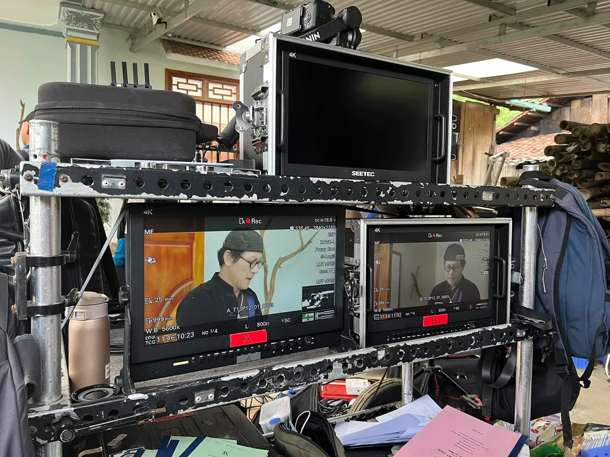 Đi về ph&iacute;a Mặt trời nối s&oacute;ng M&igrave;nh y&ecirc;u nhau, b&igrave;nh y&ecirc;n nh&eacute; - Ảnh 4.