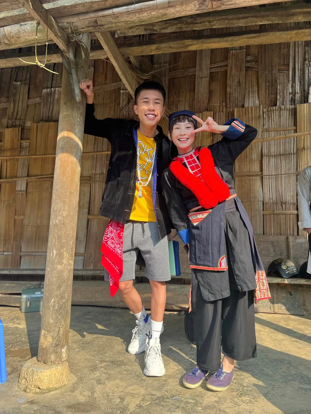 Đi về ph&iacute;a Mặt trời nối s&oacute;ng M&igrave;nh y&ecirc;u nhau, b&igrave;nh y&ecirc;n nh&eacute; - Ảnh 2.