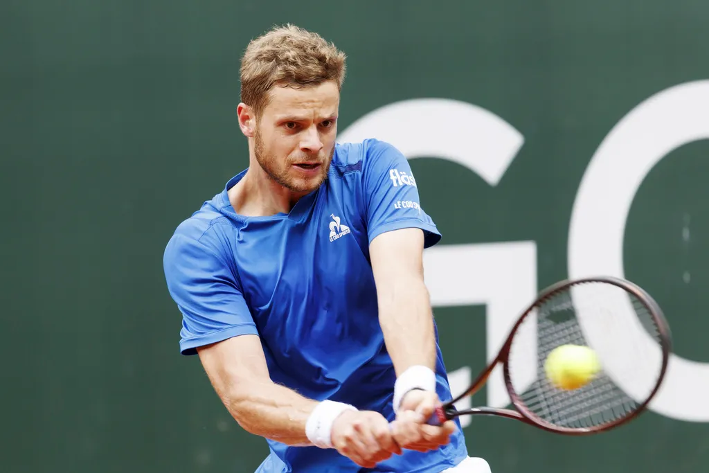Novak Djokovic vào tứ kết giải quần vợt Geneva mở rộng trong ngày sinh nhật - Ảnh 1. Novak Djokovic vào tứ kết giải quần vợt Geneva mở rộng trong ngày sinh nhật - Ảnh 1.