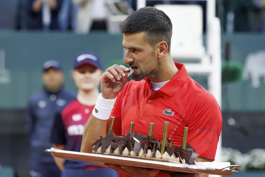 Novak Djokovic vào tứ kết giải quần vợt Geneva mở rộng trong ngày sinh nhật - Ảnh 3. Novak Djokovic vào tứ kết giải quần vợt Geneva mở rộng trong ngày sinh nhật - Ảnh 3.