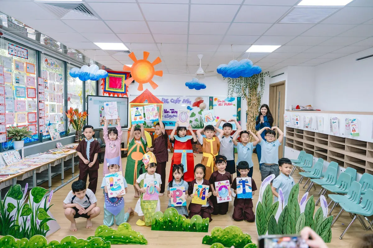 Văn học kh&ocirc;ng c&ograve;n l&agrave; khu&ocirc;n mẫu tại The Dewey Schools - Ảnh 5.