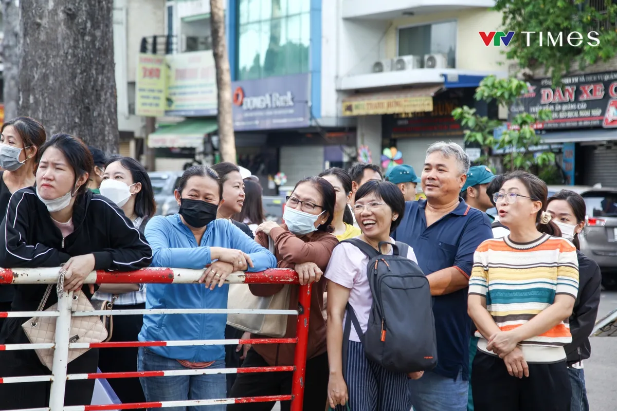 Gần 4.000 học sinh chính thức thi tuyển lớp 10 đầu tiên tại TP Hồ Chí Minh - Ảnh 1.