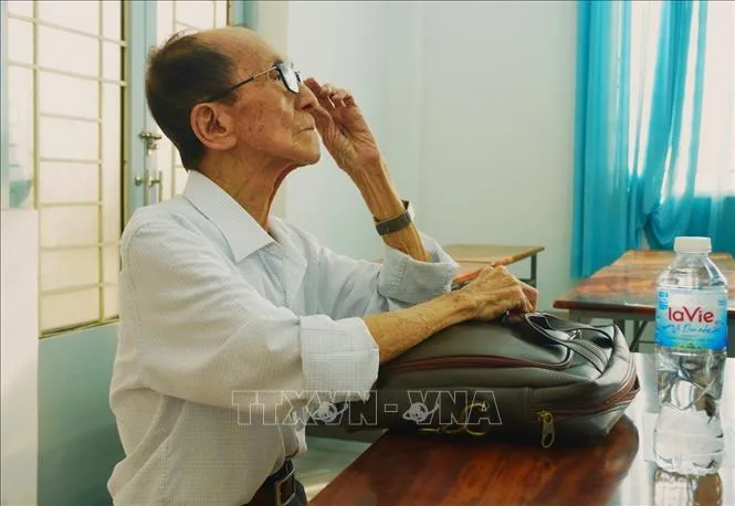 Cụ &ocirc;ng 87 tuổi dự thi thạc sĩ  - Ảnh 1.