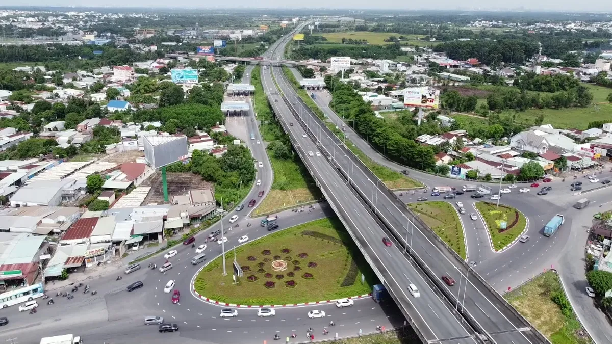 Tổng chiều dài đường cao tốc cả nước đạt 2.001 km, hướng đến mục tiêu 5.000 km - Ảnh 1.