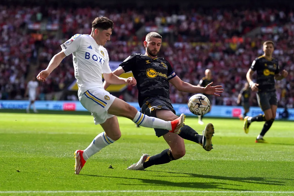 Xác định CLB cuối cùng thăng hạng Premier League 2024/25 - Ảnh 2. Xác định CLB cuối cùng thăng hạng Premier League 2024/25 - Ảnh 2.