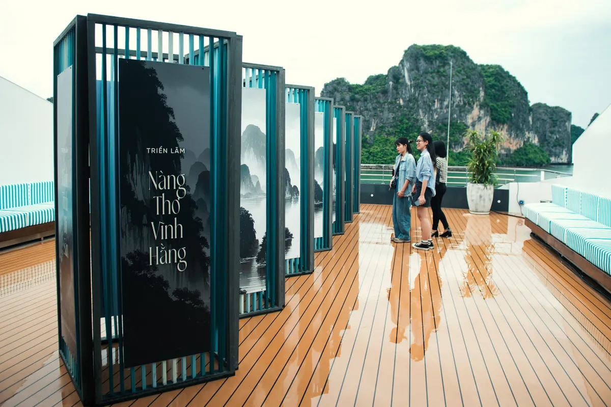 Ra mắt &ldquo;H&agrave;nh tr&igrave;nh di sản Hạ Long&rdquo; tr&ecirc;n du thuyền - Ảnh 3.