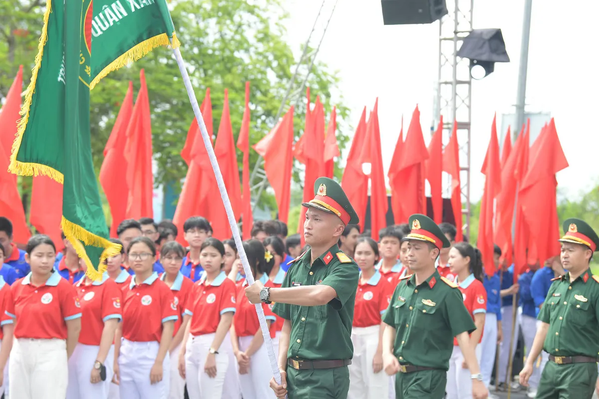 Đồng loạt ra quân chiến dịch Thanh niên tình nguyện hè năm 2024 - Ảnh 2.