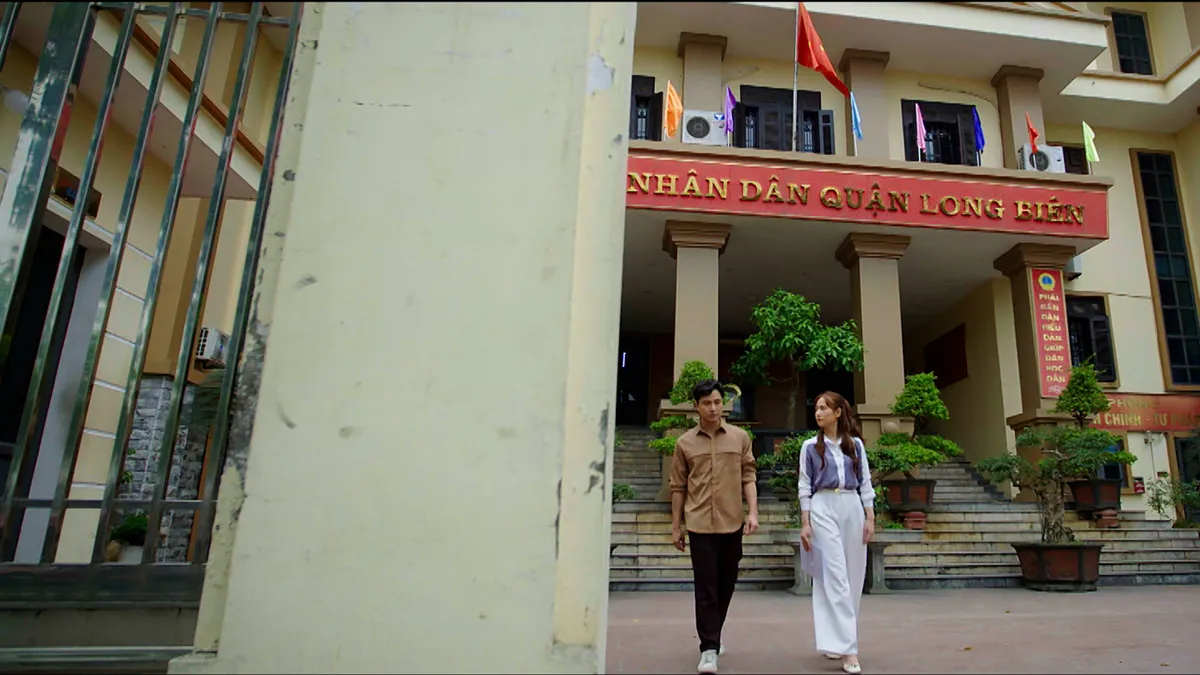 Mình yêu nhau, bình yên thôi - Tập 61: Dắt nhau ra tòa, vợ chồng trẻ ứa nước mắt nhớ lại ngày đi đăng ký kết hôn - Ảnh 5.