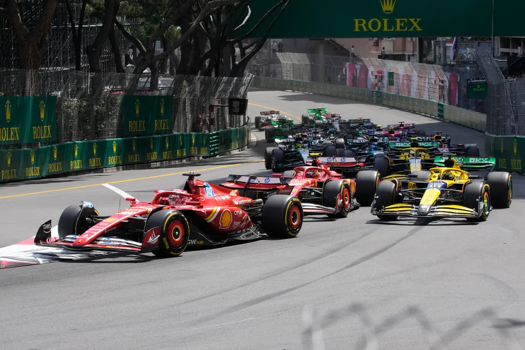 Charles Leclerc giành chiến thắng tại GP Monaco - Ảnh 1.