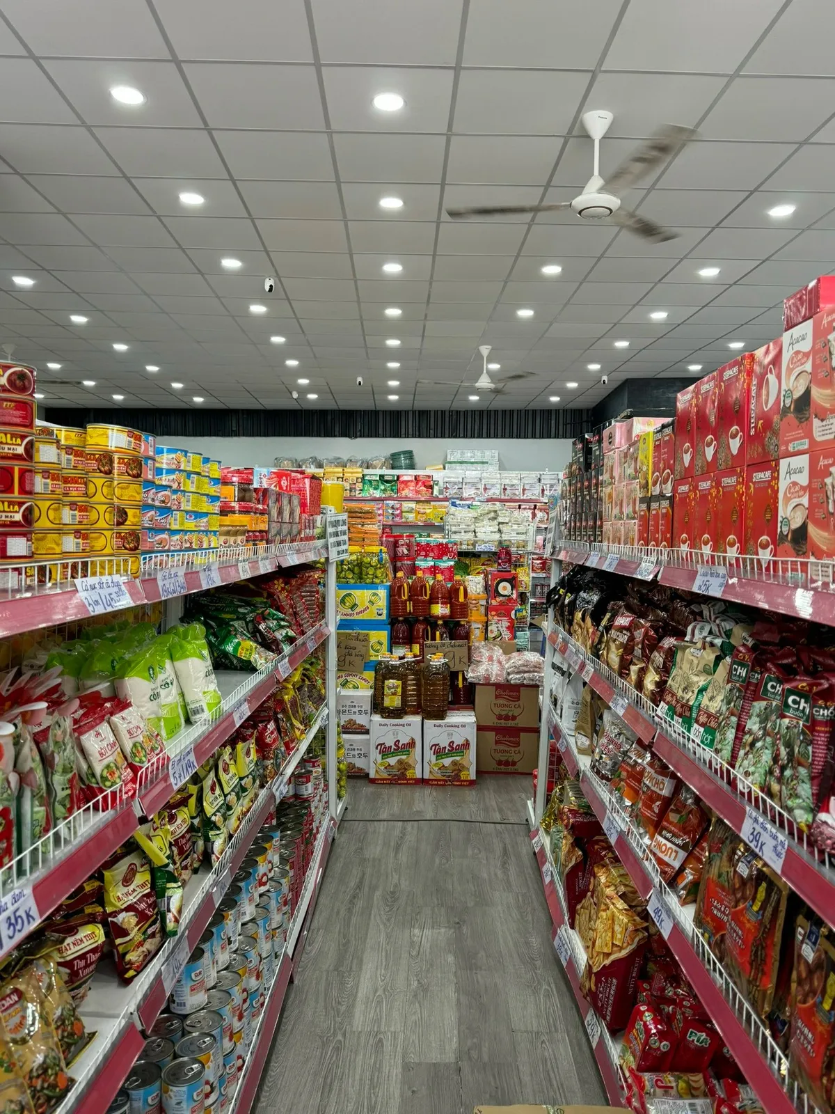 T&acirc;y T&acirc;y House: H&agrave;nh tr&igrave;nh x&acirc;y dựng một cửa h&agrave;ng si&ecirc;u thị tiện lợi - Ảnh 2.