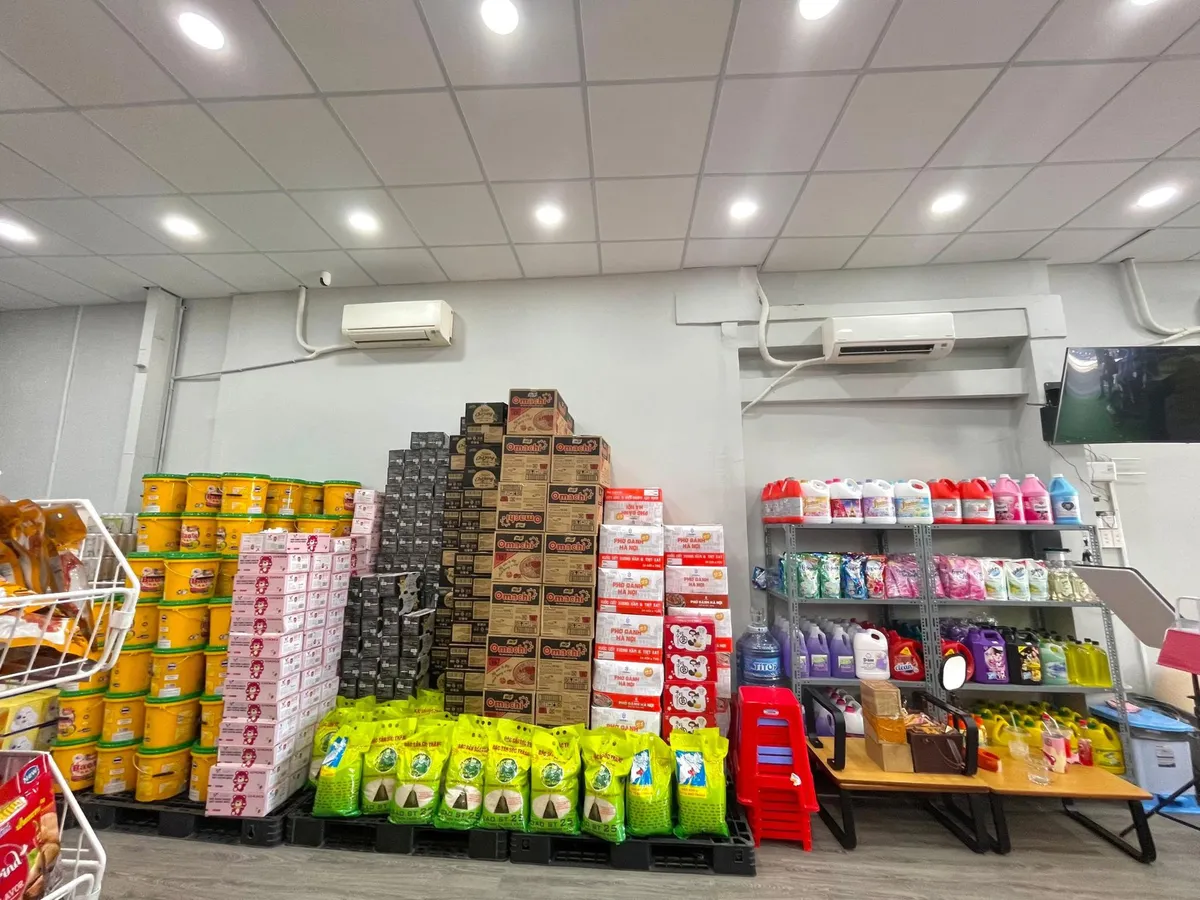 T&acirc;y T&acirc;y House: H&agrave;nh tr&igrave;nh x&acirc;y dựng một cửa h&agrave;ng si&ecirc;u thị tiện lợi - Ảnh 4.