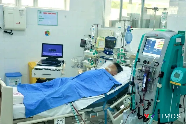 Bộ Y tế đề nghị Đồng Nai tập trung cứu chữa người nghi ngộ độc sau ăn bánh mì - Ảnh 2. Bộ Y tế đề nghị Đồng Nai tập trung cứu chữa người nghi ngộ độc sau ăn bánh mì - Ảnh 2.