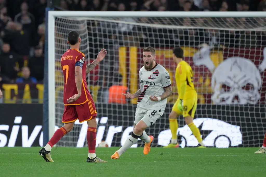 Tiếp tục bất bại, Bayer Leverkusen tạo ưu thế lớn ở bán kết Europa League - Ảnh 2. Tiếp tục bất bại, Bayer Leverkusen tạo ưu thế lớn ở bán kết Europa League - Ảnh 2.