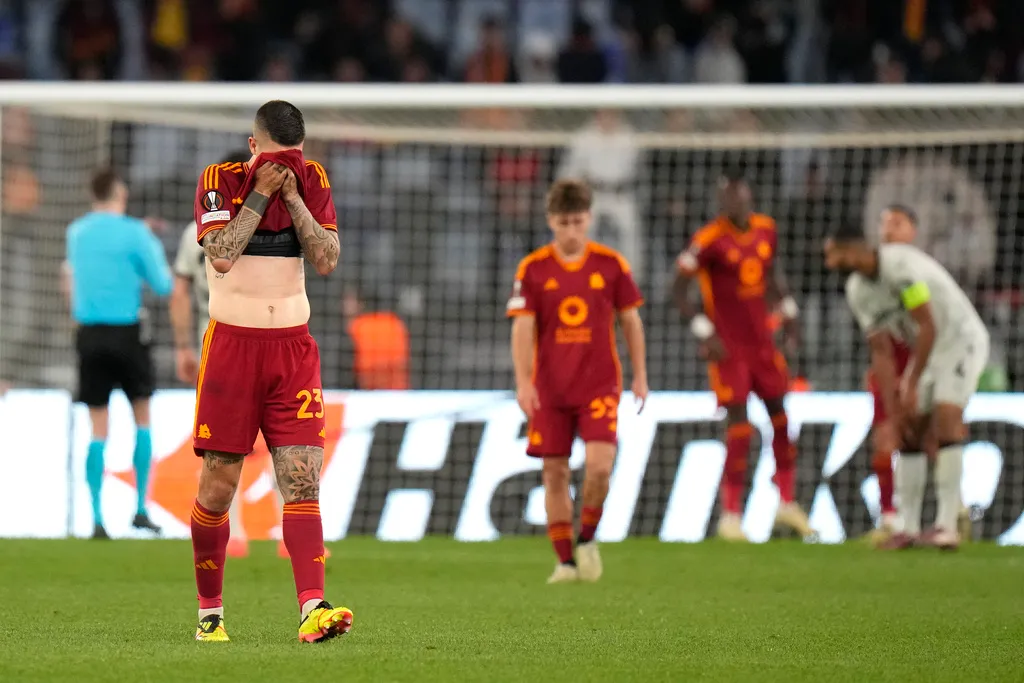Tiếp tục bất bại, Bayer Leverkusen tạo ưu thế lớn ở bán kết Europa League - Ảnh 3. Tiếp tục bất bại, Bayer Leverkusen tạo ưu thế lớn ở bán kết Europa League - Ảnh 3.