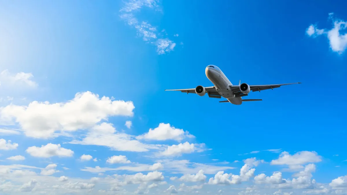 Hè 2025: Khi người Mỹ lại mở ví để đi xa - Ảnh 1.