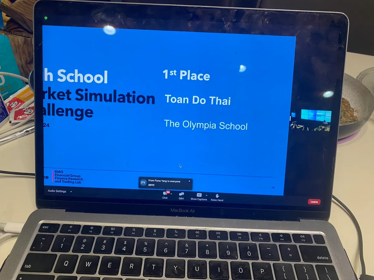 Nam sinh Việt v&ocirc; địch cuộc thi về chứng kho&aacute;n của đại học top 1 Canada - Ảnh 1.