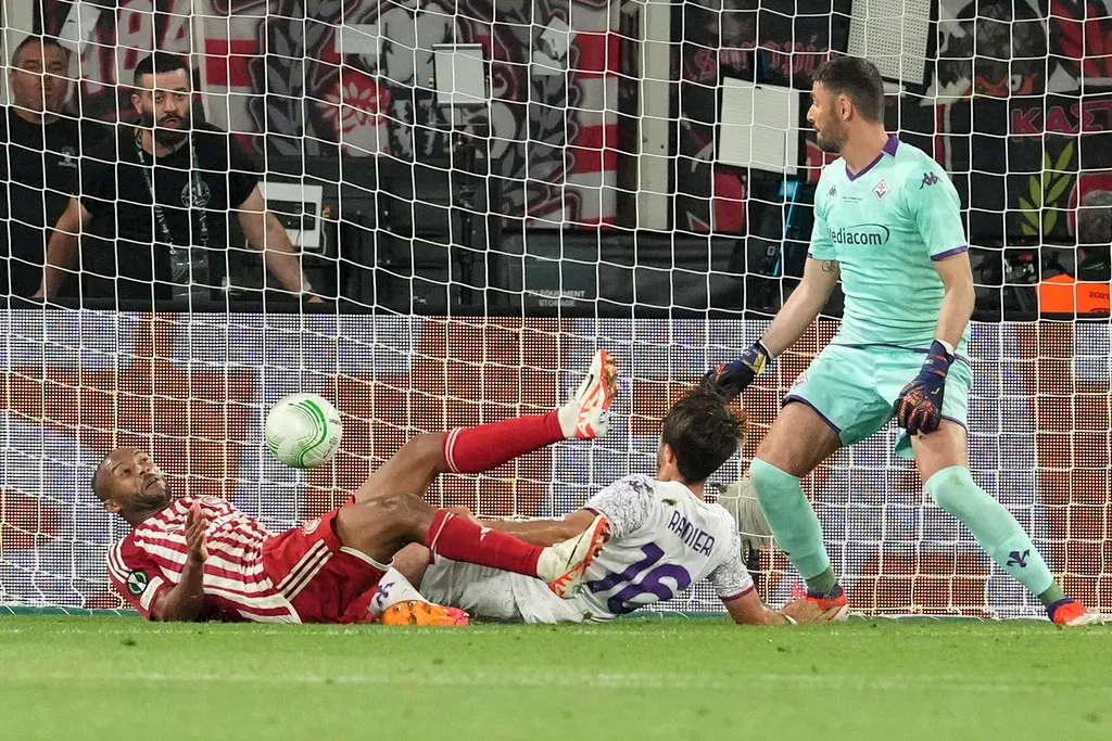 Olympiakos vô địch Europa Conference League - Ảnh 1.