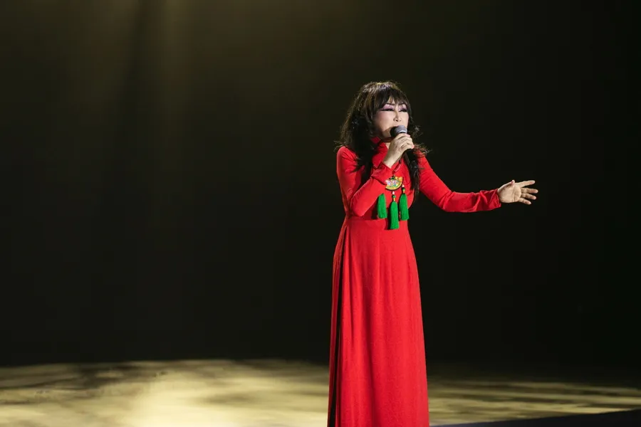 Uyên Linh, Trúc Nhân mang làn gió mới cho bolero trong đêm nhạc xác lập kỷ lục Việt Nam - Ảnh 1.