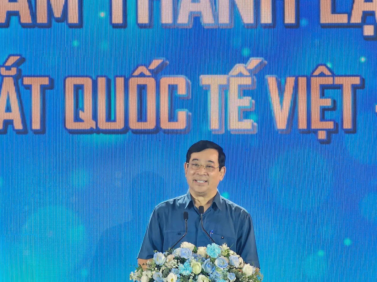 Kỷ lục mới trong phẫu thuật bệnh lý về mắt tại Việt Nam - Ảnh 2.